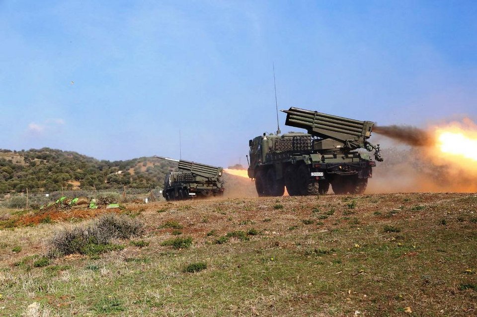 Ασκηση με βολές βαρέων όπλων και εκτοξευτών πυραύλων στη Λέσβο -Εντυπωσιακές εικόνες  [εικόνες] | iefimerida.gr 9