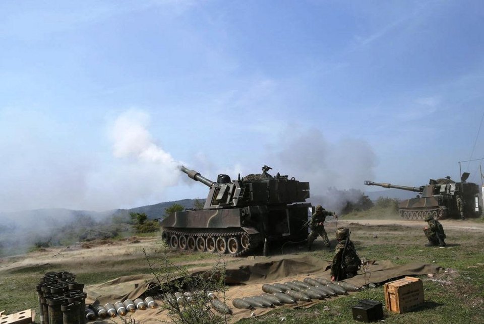 Ασκηση με βολές βαρέων όπλων και εκτοξευτών πυραύλων στη Λέσβο -Εντυπωσιακές εικόνες  [εικόνες] | iefimerida.gr 6