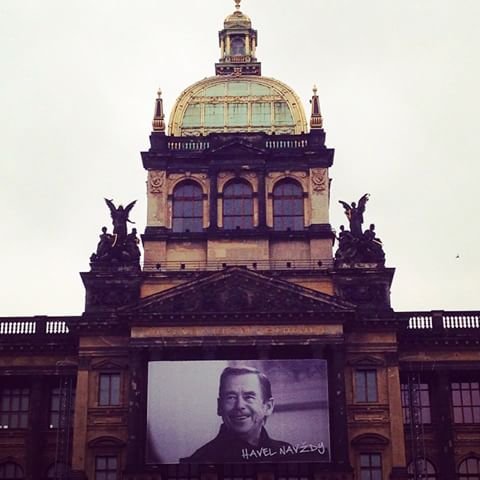 27 χρόνια από τη Βελούδινη Επανάσταση της Τσεχοσλοβακίας [εικόνες] | iefimerida.gr 4