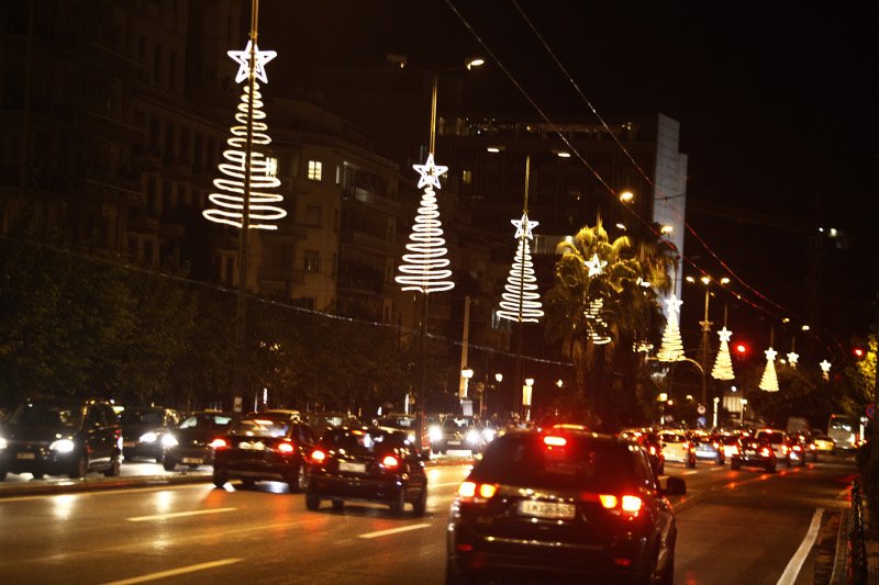 Η Αθήνα στολίστηκε ήδη Χριστουγεννιάτικα! [εικόνες] | iefimerida.gr 9