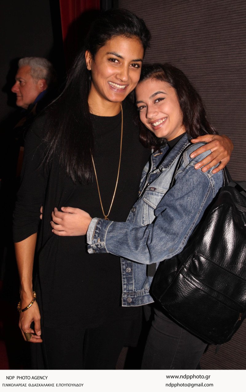 Ο Κώστας Αρζόγλου ποζάρει μαζί με τις πανέμορφες κόρες του [εικόνες] | iefimerida.gr 2