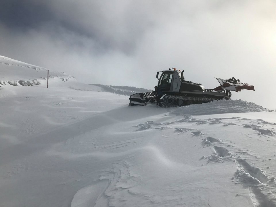 Εντυπωσιακό: «Aσπρισε» ο Χελμός στα Καλάβρυτα [εικόνες] | iefimerida.gr 0