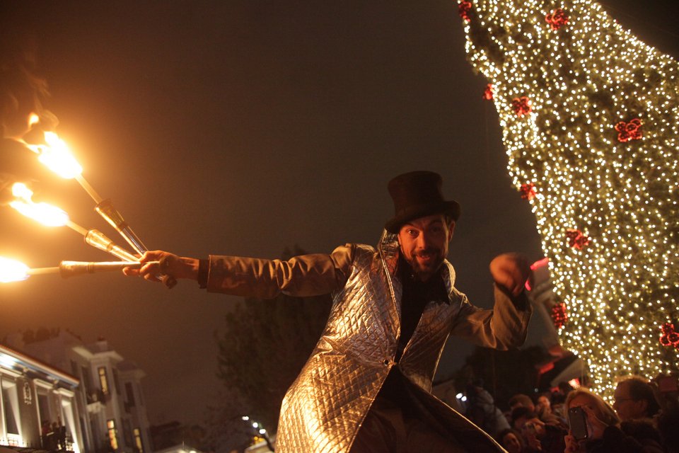 Πρωτοχρονιά στο Θησείο: Με Αθερίδη, Ζαχαράτο, Μαραβέγια και λαϊκό πάλκο [πρόγραμμα]  | iefimerida.gr 1