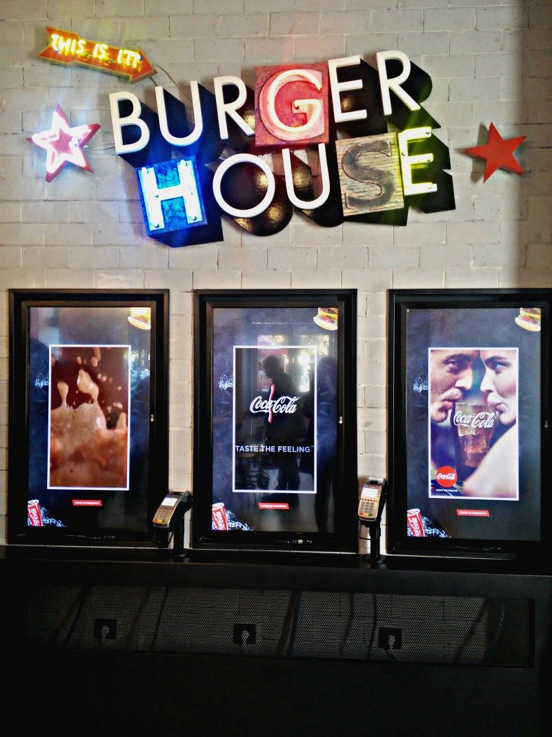 Τα Goody's Burger House πήγαν Σύνταγμα -Τα αγαπημένα μπέργκερ σε έναν χώρο γεμάτο εκπλήξεις [εικόνες & βίντεο] | iefimerida.gr 1