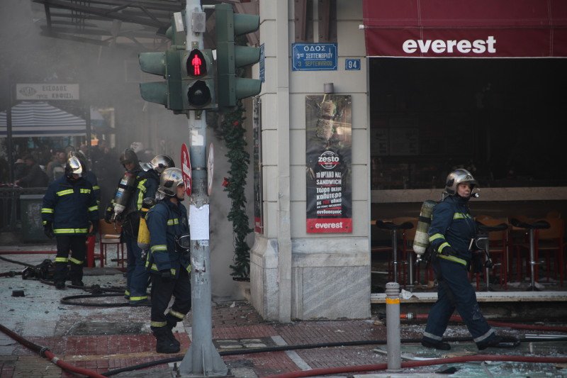 Μία νεκρή και πέντε τραυματίες -Εκρηξη στα Everest στην πλατεία Βικτωρίας [εικόνες & βίντεο] | iefimerida.gr 6