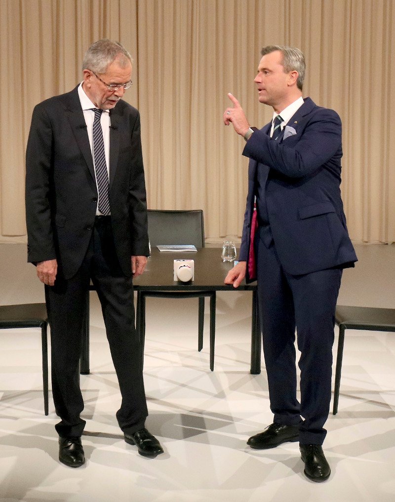 Απίστευτες ύβρεις στο προεδρικό ντιμπέιτ στην Αυστρία: «Ησουν κομμουνιστής κατάσκοπος, ήσουν ένα  τίποτα» [εικόνες]  | iefimerida.gr 3