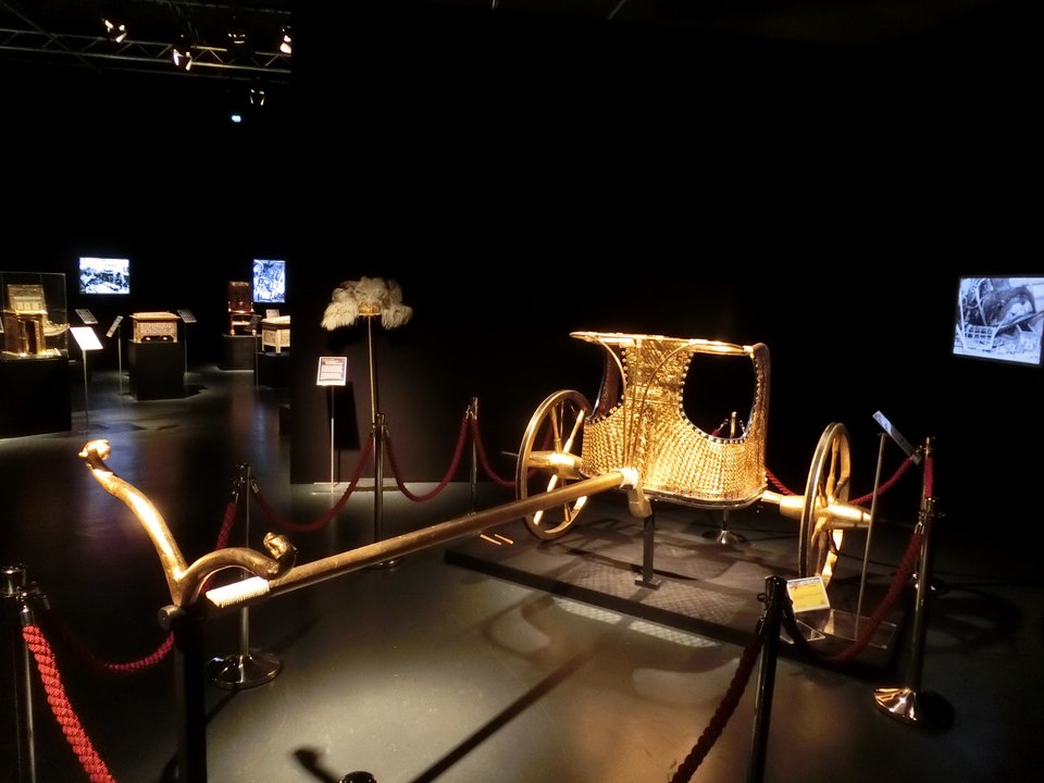 Εκθεση με πιστά αντίγραφα του τάφου του Τουταγχαμών -Σφίγγες, σαρκοφάγοι, μάσκες [εικόνες]  | iefimerida.gr 0