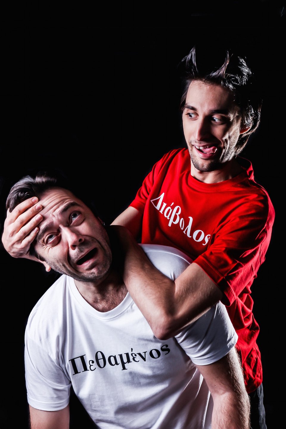 Ολοι οι ήρωες του Αρκά σε μία θεατρική παράσταση [εικόνες]  | iefimerida.gr 2