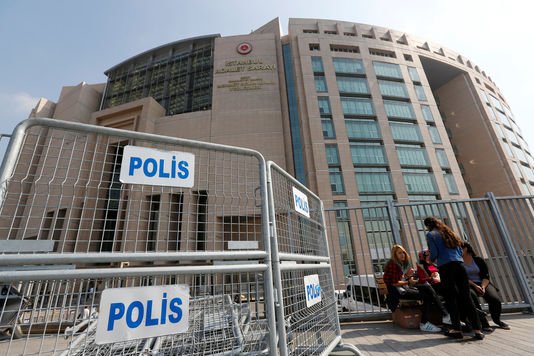 Τουρκία: 9 διανοούμενοι στο εδώλιο -Ανάμεσά τους η εμβληματική συγγραφέας Ασλί Ερντογάν | iefimerida.gr 0