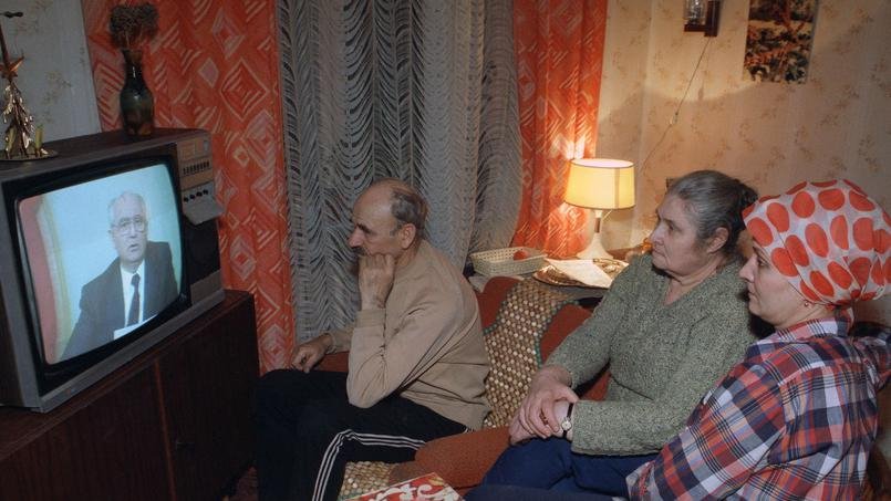 Χριστούγεννα, 25 χρόνια πριν: O Mιχαήλ Γκορμπατσόφ έβαζε τελεία και παύλα στη Σοβιετική Ενωση [εικόνες] | iefimerida.gr 1