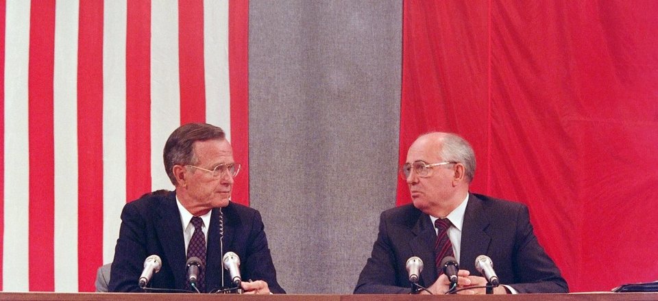 Χριστούγεννα, 25 χρόνια πριν: O Mιχαήλ Γκορμπατσόφ έβαζε τελεία και παύλα στη Σοβιετική Ενωση [εικόνες] | iefimerida.gr 0