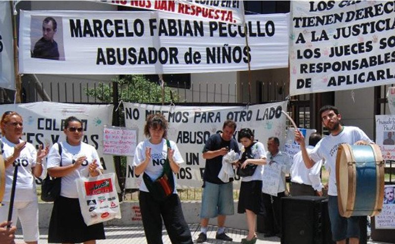 Αργεντινή: Σκότωσαν παιδεραστή μουσικό με την τρομπέτα του μέσα σε καθεδρικό ναό [εικόνες]  | iefimerida.gr 3