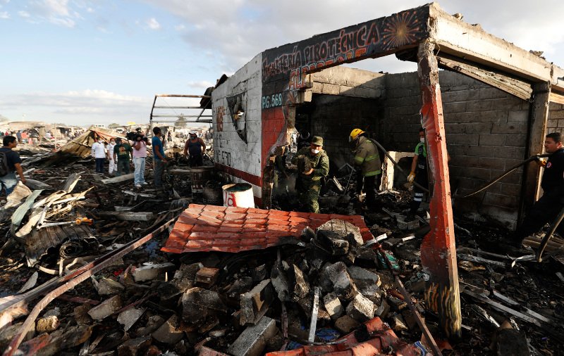 Μεξικό: Πεδίο μάχης αγορά πυροτεχνημάτων -29 νεκροί από διαδοχικές εκρήξεις [εικόνες & βίντεο] | iefimerida.gr 3