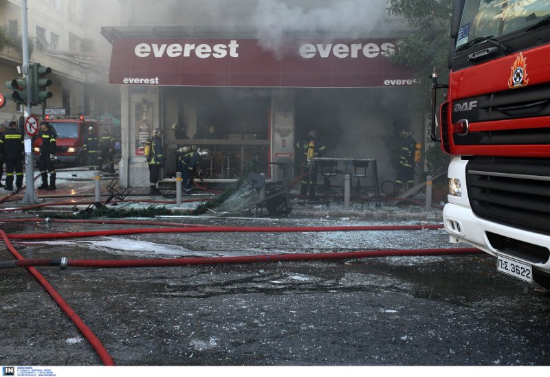 Μία νεκρή και πέντε τραυματίες -Εκρηξη στα Everest στην πλατεία Βικτωρίας [εικόνες & βίντεο] | iefimerida.gr 10