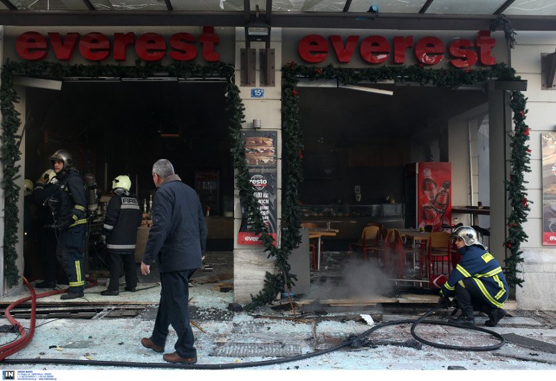 Μία νεκρή και πέντε τραυματίες -Εκρηξη στα Everest στην πλατεία Βικτωρίας [εικόνες & βίντεο] | iefimerida.gr 12