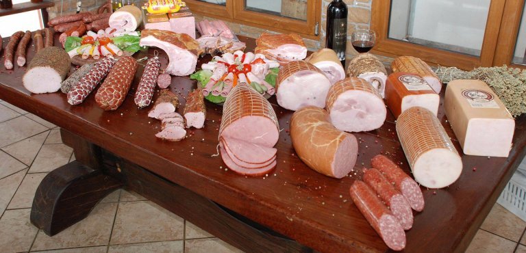 Δύο Ελληνες από τα Φάρσαλα κατέκτησαν τη Γερμανία -Εστησαν ντελικατέσεν αλλαντικών στο Ντίσελντορφ [εικόνες &βίντεο] | iefimerida.gr 3