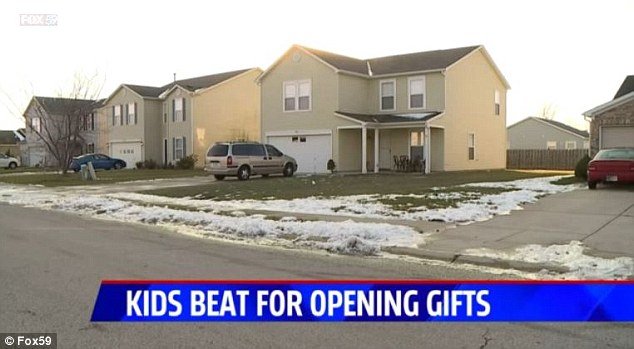 Μητέρα δάγκωσε τον γιο της επειδή άνοιξε τα χριστουγεννιάτικα δώρα! [εικόνες] | iefimerida.gr 0