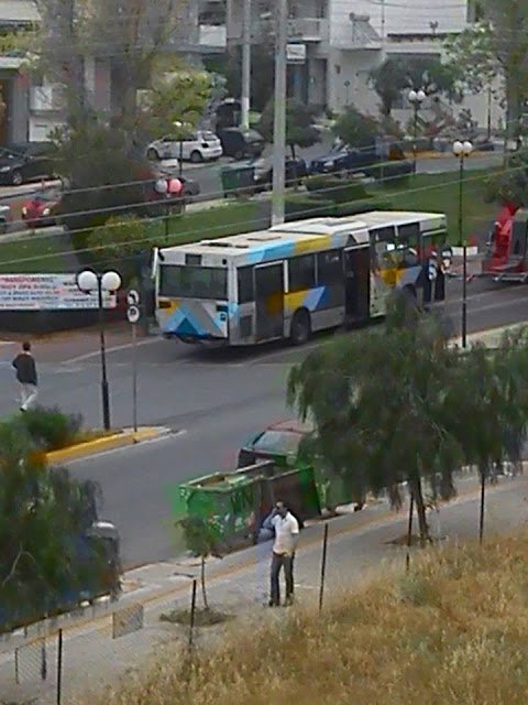 Απίστευτη καταγγελία οδηγών ΟΣΥ: Λεωφορείο τσουλάει με δεμένο χειρόφρενο [βίντεο] | iefimerida.gr 2