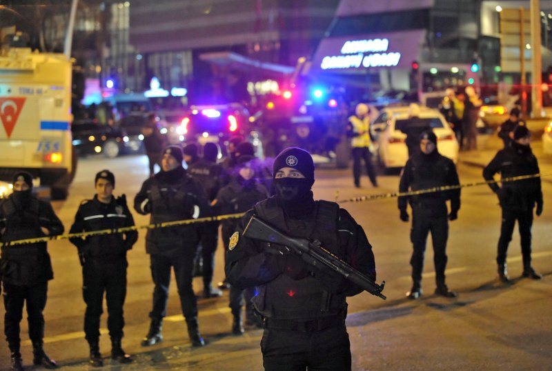  Πυροβόλησαν και σκότωσαν τον Ρώσο πρεσβευτή στην Αγκυρα [εικόνες & βίντεο] | iefimerida.gr 4