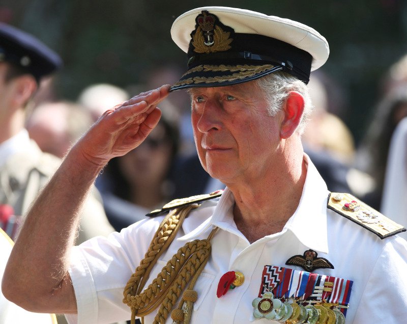 Η φωτογραφία που αποδεικνύει ότι ο Κάρολος (και όχι ο Γουίλιαμ) θα γίνει ο επόμενος βασιλιάς της Μ. Βρετανίας [εικόνες] | iefimerida.gr 3