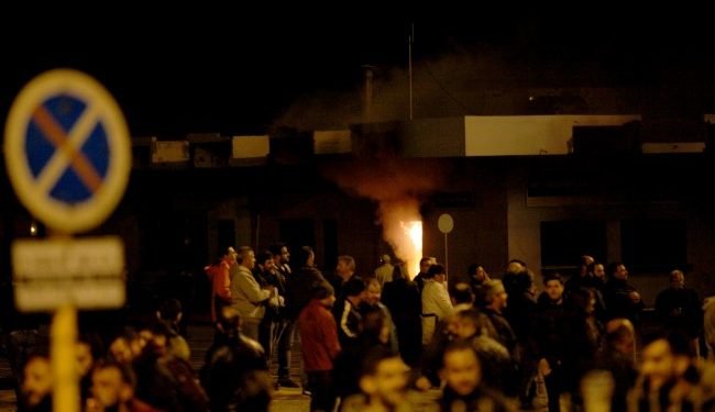 Πεδίο μάχης το Ηράκλειο: Ομηροι αγροτών λιμενάρχης, περιφερειάρχης, δήμαρχος | iefimerida.gr 0