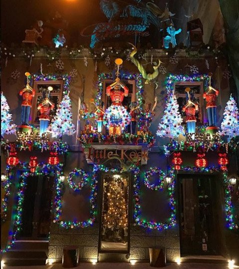 Καφές, ποτό, φαγητό ανάμεσα σε λαμπιόνια, δέντρα, μολυβένιους στρατιώτες -4 μαγαζιά της Αθήνας με παραμυθένια, χριστουγεννιάτικη διακόσμηση [εικόνες] | iefimerida.gr 16