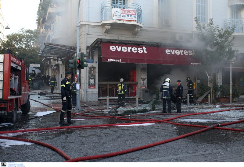 Μία νεκρή και πέντε τραυματίες -Εκρηξη στα Everest στην πλατεία Βικτωρίας [εικόνες & βίντεο] | iefimerida.gr 16