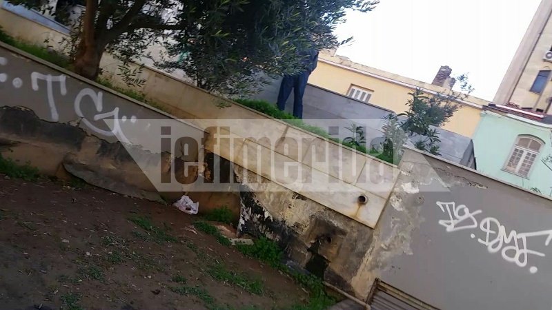 Το iefimerida στο γκέτο της Αθήνας που έχει παραδοθεί στην εγκληματικότητα: Ληστείες, υπόκοσμος, ναρκωτικά στο κέντρο της πόλης [εικόνες] | iefimerida.gr 7