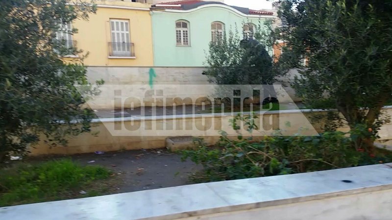 Το iefimerida στο γκέτο της Αθήνας που έχει παραδοθεί στην εγκληματικότητα: Ληστείες, υπόκοσμος, ναρκωτικά στο κέντρο της πόλης [εικόνες] | iefimerida.gr 0