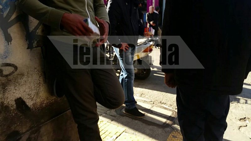 Το iefimerida στο γκέτο της Αθήνας που έχει παραδοθεί στην εγκληματικότητα: Ληστείες, υπόκοσμος, ναρκωτικά στο κέντρο της πόλης [εικόνες] | iefimerida.gr 3