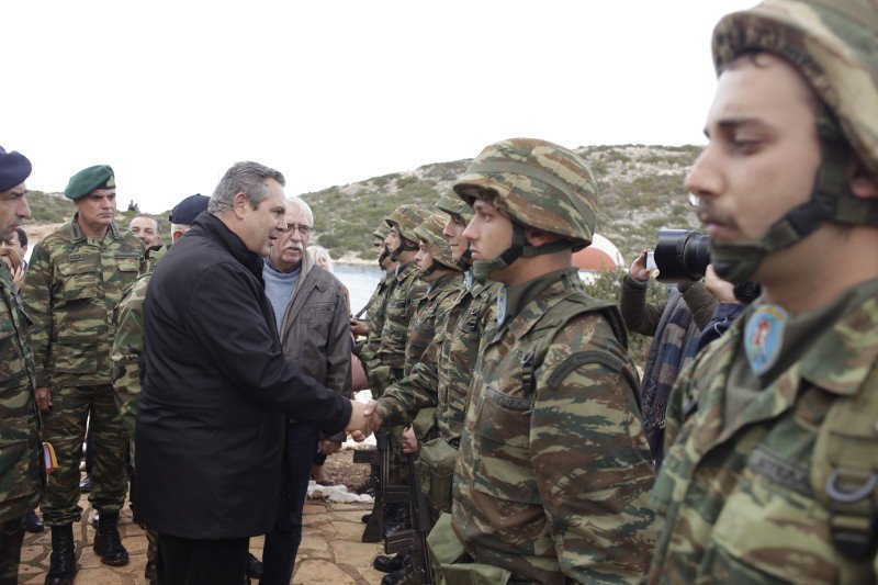 Ο Καμμένος στο Καστελόριζο, με βουλευτές και Κασιδιάρη [εικόνες] | iefimerida.gr 5