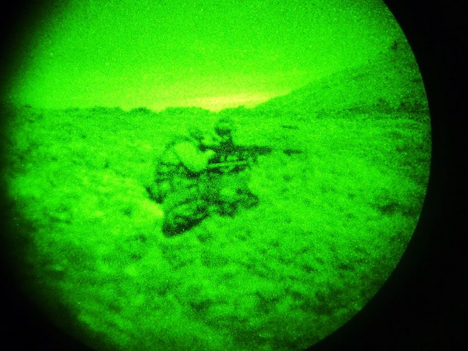 Ασκηση του Ελληνικού Στρατού εντυπωσιάζει: Φουσκωτά, αυτόματα, νυχτερινή όραση και απόβαση σε νησί [εικόνες]  | iefimerida.gr 10