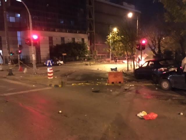 Επεισόδια και στη Θεσσαλονίκη -Φωτοβολίδες και μολότοφ έριξαν αντιεξουσιαστές [εικόνες&βίντεο] | iefimerida.gr 0