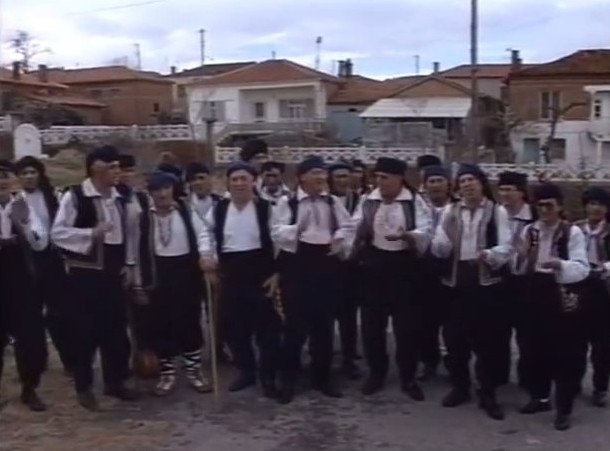 Χριστούγεννα στη Θράκη: Τα κόλιαντα, η Μπάμπω και ο Πουρπούρης [εικόνες]  | iefimerida.gr 1