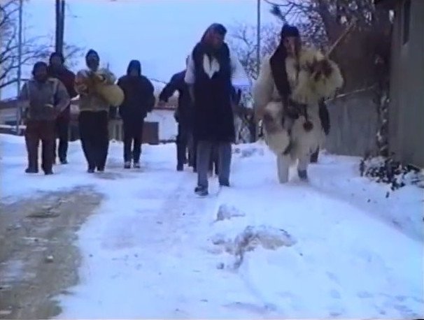 Χριστούγεννα στη Θράκη: Τα κόλιαντα, η Μπάμπω και ο Πουρπούρης [εικόνες]  | iefimerida.gr 3