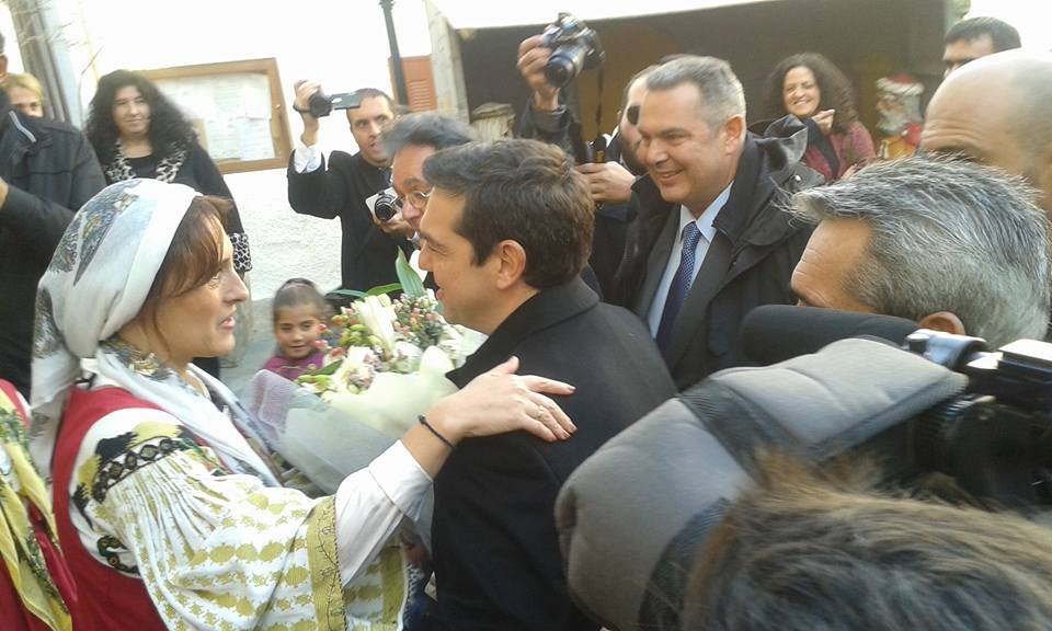 Στη Νίσυρο ο Αλέξης Τσίπρας -Τον υποδέχθηκε ο Πάνος Καμμένος [εικόνες & βίντεο] | iefimerida.gr 0