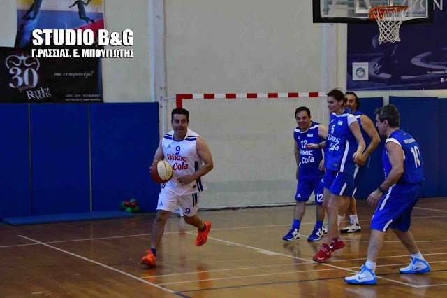 Bουλευτές πήγαν στο Ναύπλιο και έπαιξαν μπάσκετ για καλό σκοπό [εικόνες & βίντεο] | iefimerida.gr 5