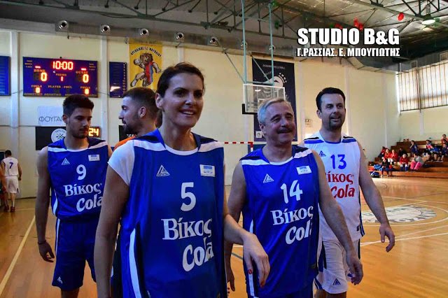 Bουλευτές πήγαν στο Ναύπλιο και έπαιξαν μπάσκετ για καλό σκοπό [εικόνες & βίντεο] | iefimerida.gr 6