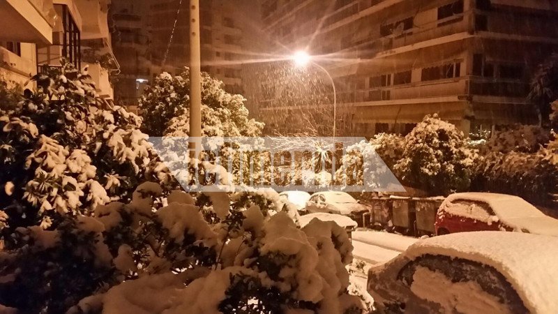 Επέλαση χιονιά: Στα λευκά η χώρα, το έστρωσε και στην Αθήνα [εικόνες] | iefimerida.gr 0