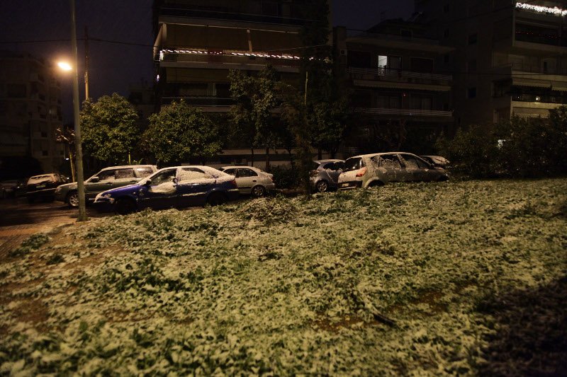 Επέλαση χιονιά: Στα λευκά η χώρα, το έστρωσε και στην Αθήνα [εικόνες] | iefimerida.gr 10