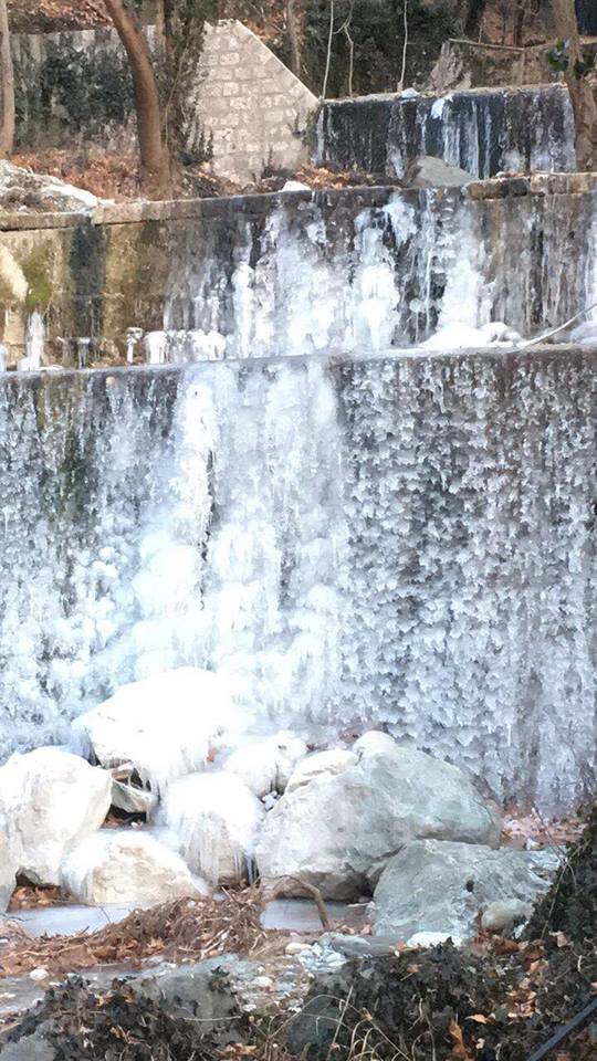 Πάγωσαν όλα στα λουτρά Πόζαρ [εικόνες] | iefimerida.gr 3