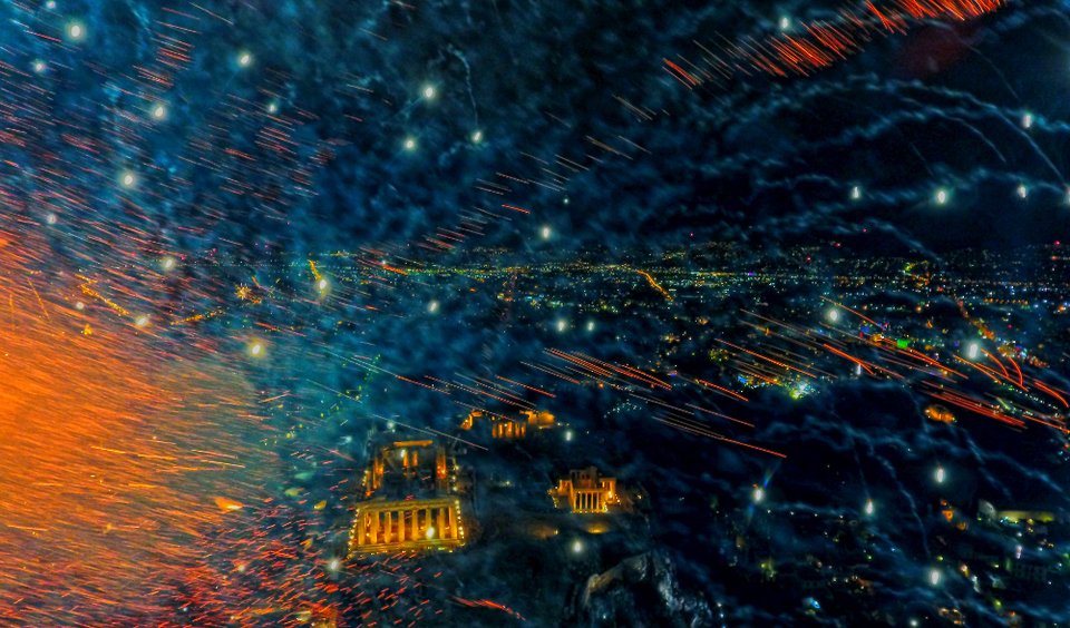 Ετσι υποδέχθηκαν Αθήνα και Θεσσαλονίκη το 2017 [εικόνες] | iefimerida.gr 2