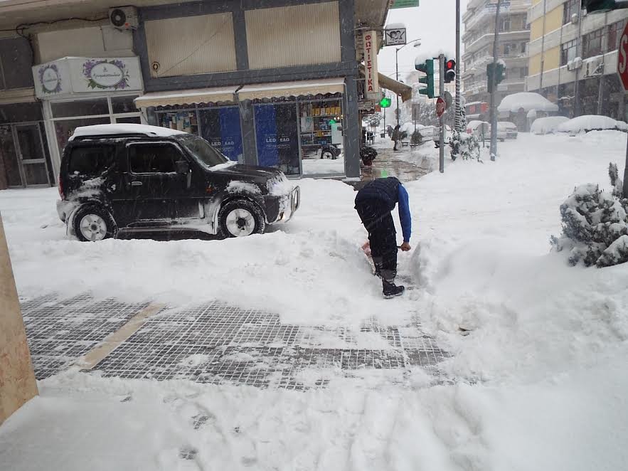 Ρωσία θυμίζουν τα Τρίκαλα -Σφοδρή χιονόπτωση, στο μισό μέτρο το χιόνι [εικόνες & βίντεο] | iefimerida.gr 10
