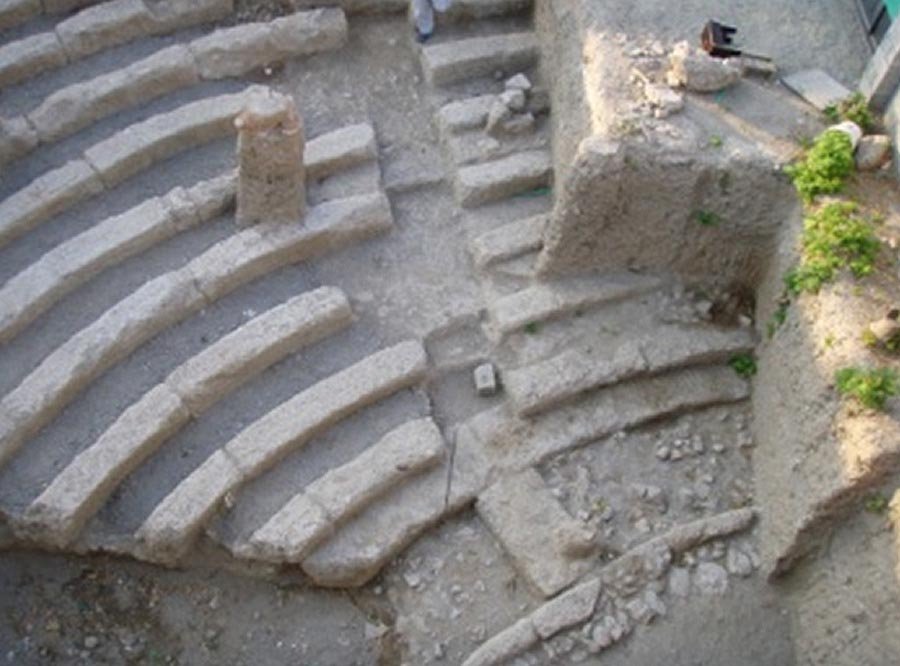 To αρχαίο θέατρο Αχαρνών: Βρέθηκε ενώ έσκαβαν για ανέγερση οικοδομής [εικόνες]  | iefimerida.gr 1