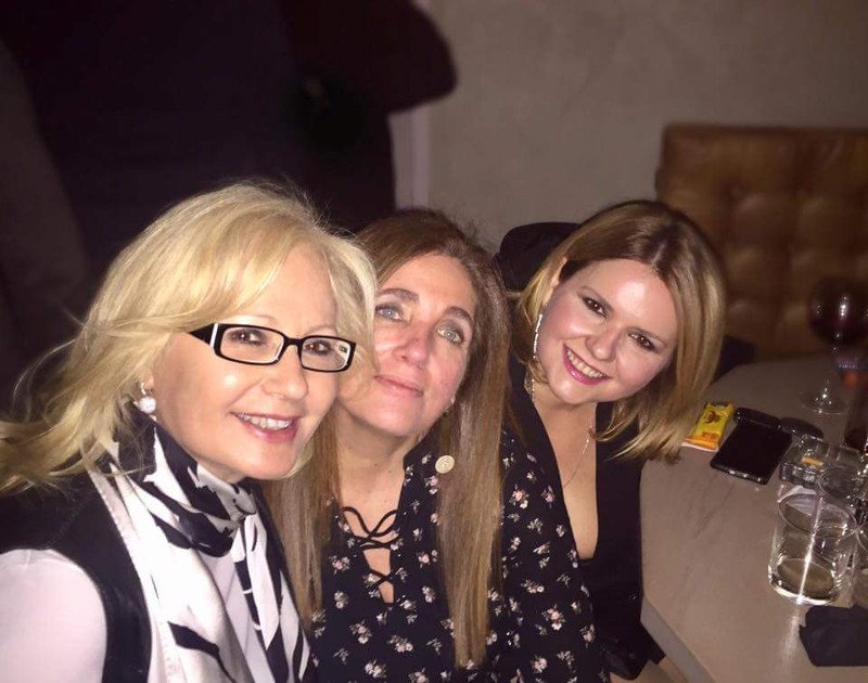 «Ξεφάντωσαν» οι δημοσιογράφοι του Alpha -Στο πάρτι του διευθυντή ειδήσεων [εικόνες] | iefimerida.gr 1