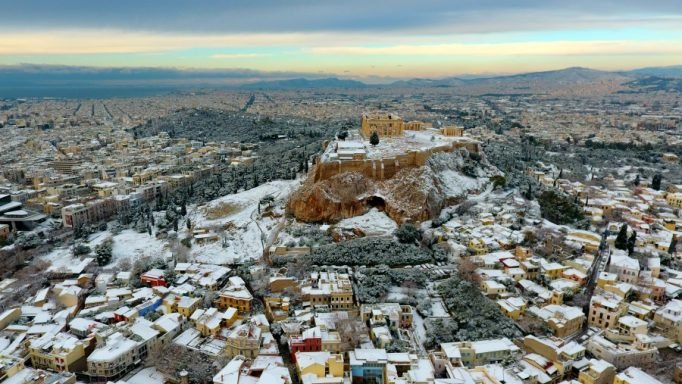 Η Αθήνα είναι πιο όμορφη χιονισμένη -Kαρέ από το κέντρο της πόλης [εικόνες] | iefimerida.gr 10