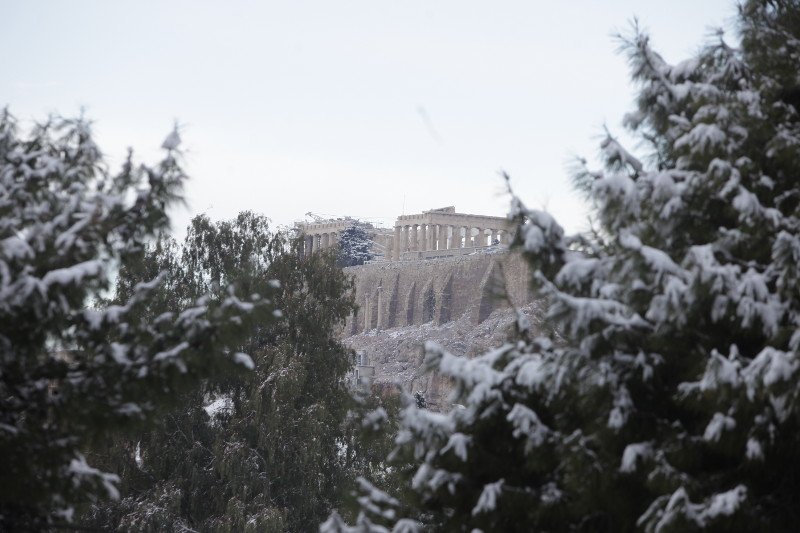 Η Αθήνα είναι πιο όμορφη χιονισμένη -Kαρέ από το κέντρο της πόλης [εικόνες] | iefimerida.gr 8
