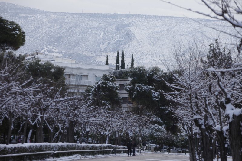 Η Αθήνα είναι πιο όμορφη χιονισμένη -Kαρέ από το κέντρο της πόλης [εικόνες] | iefimerida.gr 7
