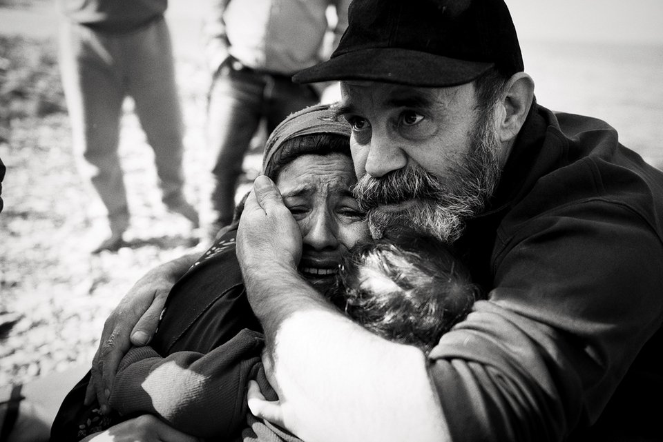 Εντεκα φωτορεπόρτερ ακολουθούν τη διαδρομή των προσφύγων σε ένα βιβλίο [εικόνες]  | iefimerida.gr 1