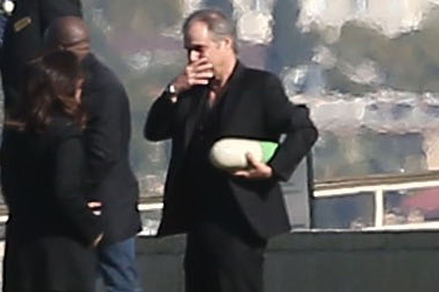 Τεφροδόχο σε σχήμα Prozac χρησιμοποίησαν για τις στάχτες της Carrie Fisher [εικόνες] | iefimerida.gr 6